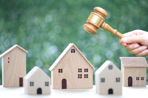 Be Realistic! Warning to investors selling at auction